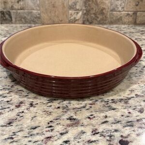The Pampered Chef Family Heritage Stoneware Cranberry 11″ Round
